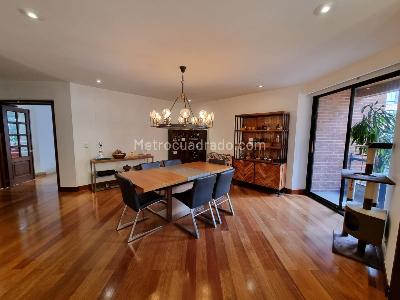 Apartamento de 3 alcobas en venta en La Cabrera, Bogotá, 235 m² · foto 4 de 13