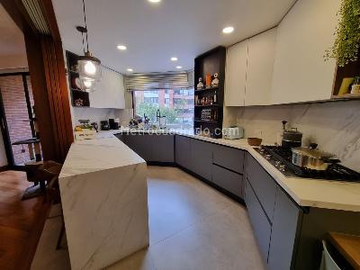 Apartamento de 3 alcobas en venta en La Cabrera, Bogotá, 235 m² · foto 6 de 13