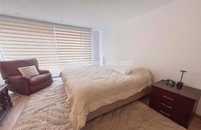 Apartamento de 3 alcobas en venta en Chico, Bogotá, 199 m² · foto 4 de 11