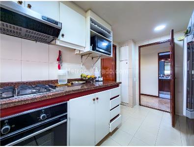 Apartamento de 3 alcobas en venta en Chico Reservado, Bogotá, 129 m² · foto 10 de 18