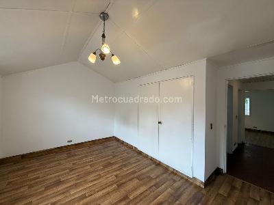 Casa de 4 alcobas en venta en El Polo, Bogotá, 206 m² · foto 3 de 9