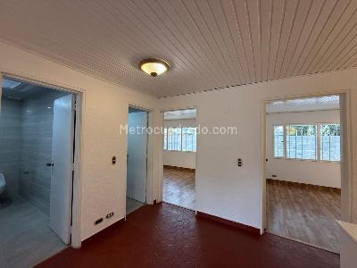 Casa de 4 alcobas en venta en El Polo, Bogotá, 206 m² · foto 2 de 9