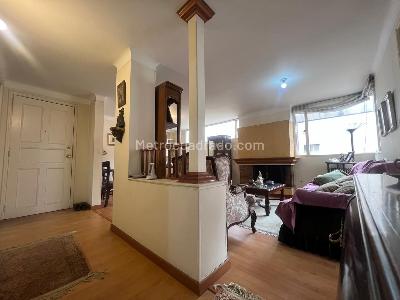 Apartamento de 2 alcobas en venta en Santa Barbara Central, Bogotá, 95 m² · foto 2 de 9