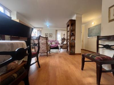 Apartamento de 2 alcobas en venta en Santa Barbara Central, Bogotá, 95 m² · foto 4 de 9