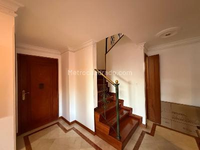 Apartamento de 3 alcobas en venta en San Patricio, Bogotá, 127 m² · foto 4 de 12