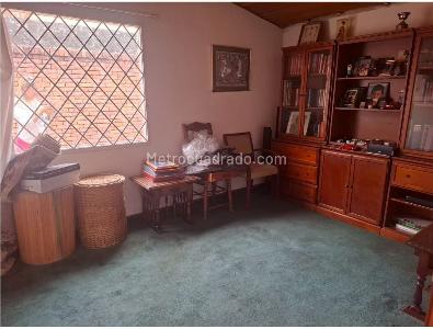 Casa de 3 alcobas en venta en Alhambra, Bogotá, 250 m² · foto 7 de 17