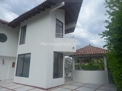 Casa de 4 alcobas en venta en Girardot Cundinamarca, Girardot, 174 m² · foto 2 de 12