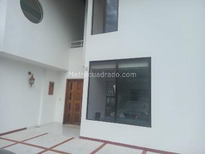 Casa de 4 alcobas en venta en Girardot Cundinamarca, Girardot, 174 m² · foto 4 de 12