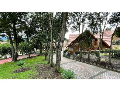 Casa de 5 alcobas en venta en Camino De Suba, Bogotá, 380 m² · foto 14 de 20