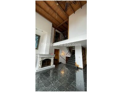 Casa de 5 alcobas en venta en Camino De Suba, Bogotá, 380 m² · foto 9 de 20
