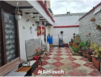 Casa de 4 alcobas en venta en El Batan, Bogotá, 244 m² · foto 15 de 20