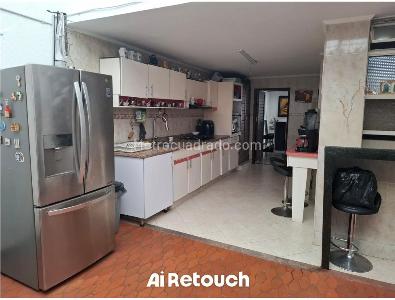 Casa de 4 alcobas en venta en El Batan, Bogotá, 244 m² · foto 3 de 20