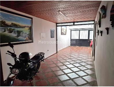 Casa de 4 alcobas en venta en El Batan, Bogotá, 244 m² · foto 9 de 20