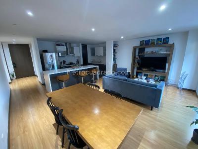 Apartamento de 3 alcobas en venta en Chico San Patricio, Bogotá, 130 m² · foto 2 de 8