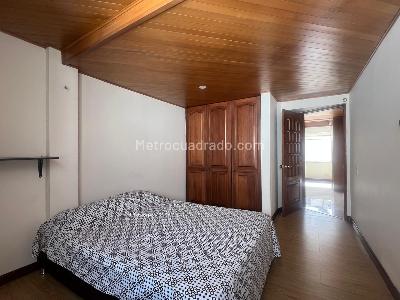 Apartamento de 3 alcobas en venta en Chico Santa Barbara, Bogotá, 140 m² · foto 10 de 19