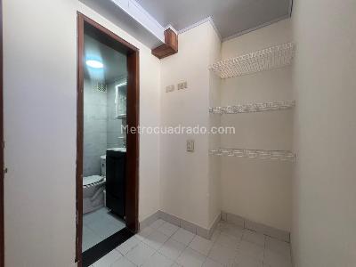 Apartamento de 3 alcobas en venta en Chico Santa Barbara, Bogotá, 140 m² · foto 12 de 19
