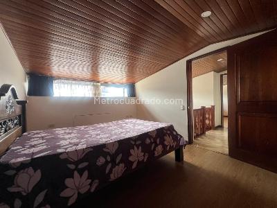 Apartamento de 3 alcobas en venta en Chico Santa Barbara, Bogotá, 140 m² · foto 15 de 19