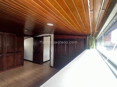 Apartamento de 3 alcobas en venta en Chico Santa Barbara, Bogotá, 140 m² · foto 16 de 19
