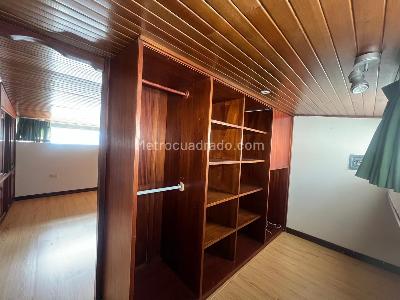 Apartamento de 3 alcobas en venta en Chico Santa Barbara, Bogotá, 140 m² · foto 17 de 19