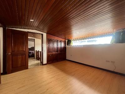 Apartamento de 3 alcobas en venta en Chico Santa Barbara, Bogotá, 140 m² · foto 18 de 19