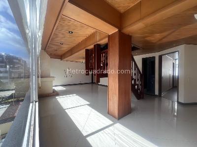 Apartamento de 3 alcobas en venta en Chico Santa Barbara, Bogotá, 140 m² · foto 4 de 19