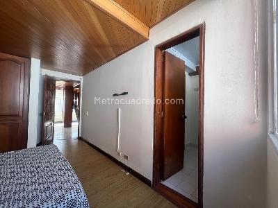 Apartamento de 3 alcobas en venta en Chico Santa Barbara, Bogotá, 140 m² · foto 8 de 19