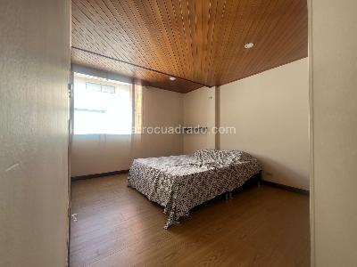 Apartamento de 3 alcobas en venta en Chico Santa Barbara, Bogotá, 140 m² · foto 9 de 19