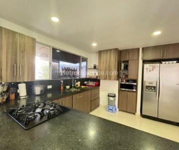 Casa de 5 alcobas en venta en Norteamerica, Bello, 480 m² · foto 12 de 19