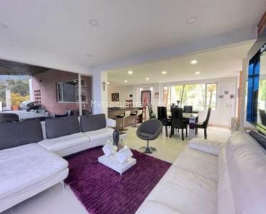 Casa de 5 alcobas en venta en Norteamerica, Bello, 480 m² · foto 14 de 19