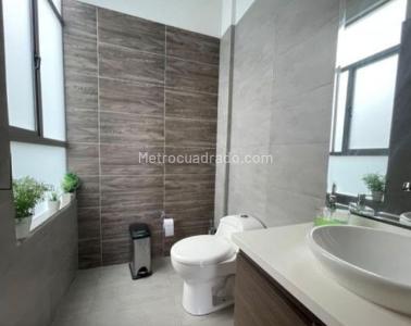Casa de 5 alcobas en venta en Norteamerica, Bello, 480 m² · foto 16 de 19