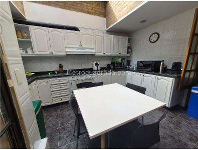 Casa de 3 alcobas en venta en Suba, Bogotá, 356 m² · foto 10 de 20
