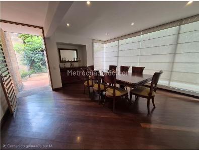 Casa de 3 alcobas en venta en Suba, Bogotá, 356 m² · foto 2 de 20