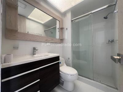 Apartamento de 2 alcobas en venta en Usaquen, Bogotá, 89 m² · foto 2 de 13