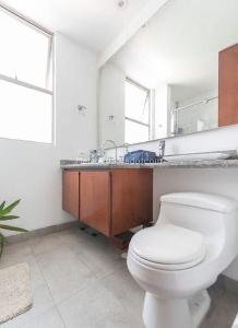 Apartamento de 3 alcobas en venta en Lindaraja, Bogotá, 185 m² · foto 15 de 16