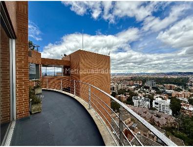 Apartamento de 4 alcobas en venta en Usaquen, Bogotá, 298 m² · foto 2 de 17