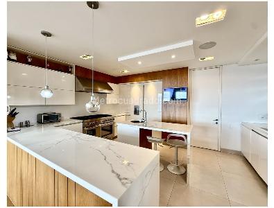 Apartamento de 4 alcobas en venta en Usaquen, Bogotá, 298 m² · foto 4 de 17
