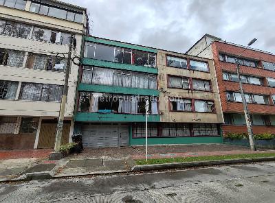 Apartamento en venta en Parkway, Bogotá · foto 2 de 15