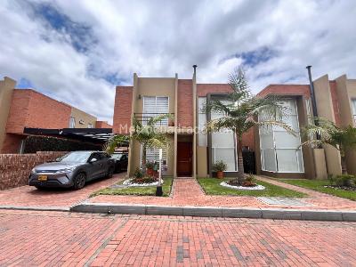 $1.239.000.000 en Conjunto Residencial El Cencerro
