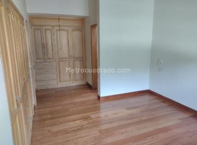 Casa de 4 alcobas en venta en La Blasa, Chía, 1074 m² · foto 4 de 20
