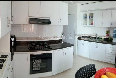 Apartamento de 4 alcobas en venta en La Calleja, Bogotá, 235 m² · foto 6 de 20
