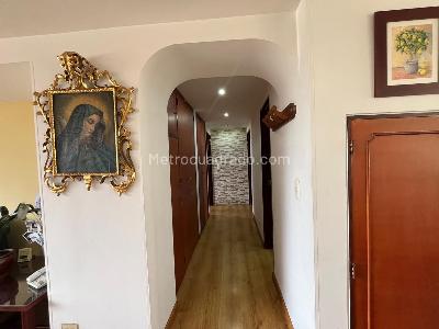 Apartamento de 3 alcobas en venta en Alhambra, Bogotá, 137 m² · foto 17 de 18