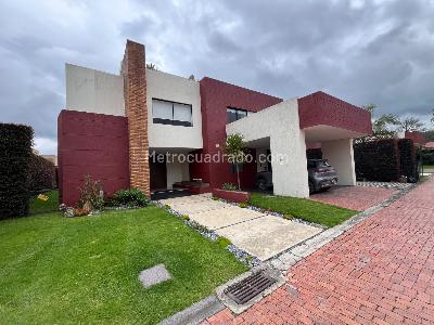 Casa de 4 alcobas en venta en Senderos De Canelon, Cajicá, 376 m² · foto 19 de 20