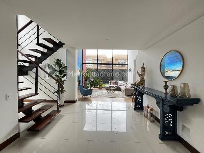 Casa de 4 alcobas en venta en Senderos De Canelon, Cajicá, 376 m² · foto 1 de 20