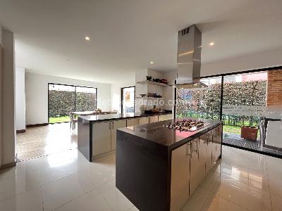 Casa de 4 alcobas en venta en Senderos De Canelon, Cajicá, 376 m² · foto 5 de 20