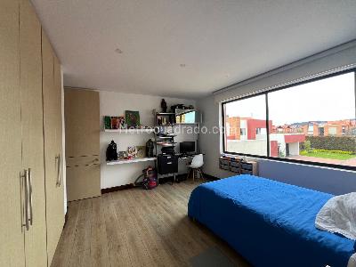 Casa de 4 alcobas en venta en Senderos De Canelon, Cajicá, 376 m² · foto 9 de 20