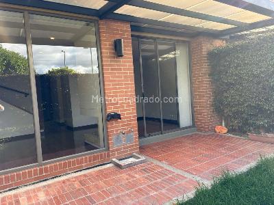 Casa de 3 alcobas en venta en Camino De Arrayanes, Bogotá, 141 m² · foto 3 de 19