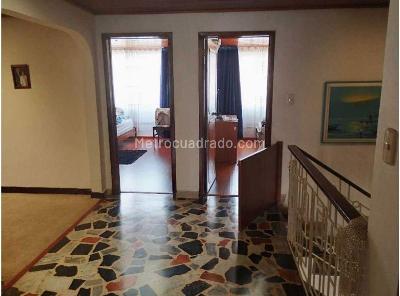 Casa de 5 alcobas en venta en Malibu, Bogotá, 262 m² · foto 5 de 11