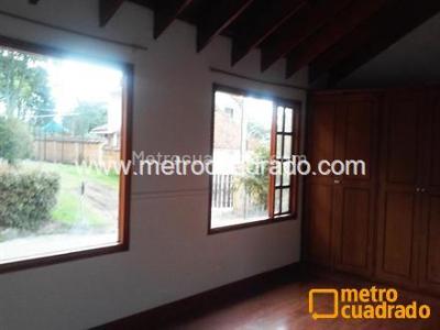 Casa de 5 alcobas en venta en La Conejera, Bogotá, 328 m² · foto 9 de 17