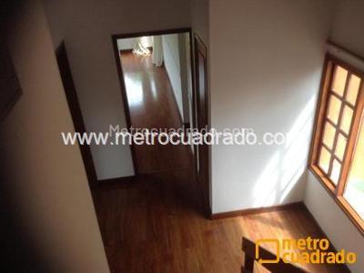 Casa de 5 alcobas en venta en La Conejera, Bogotá, 328 m² · foto 8 de 17