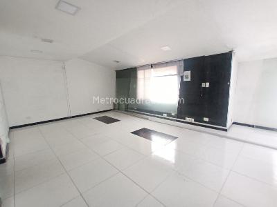 Casa de 5 alcobas en venta en Niza, Bogotá, 279 m² · foto 3 de 20